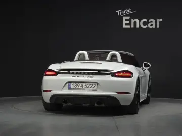 2022 Porsche Boxster с пробегом 14 041 км