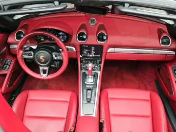 2022 Porsche Boxster с пробегом 14 041 км