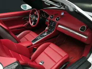 2022 Porsche Boxster с пробегом 14 041 км