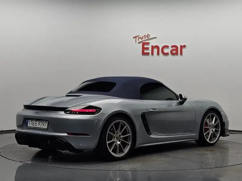 2022 Porsche Boxster с пробегом 28 495 км