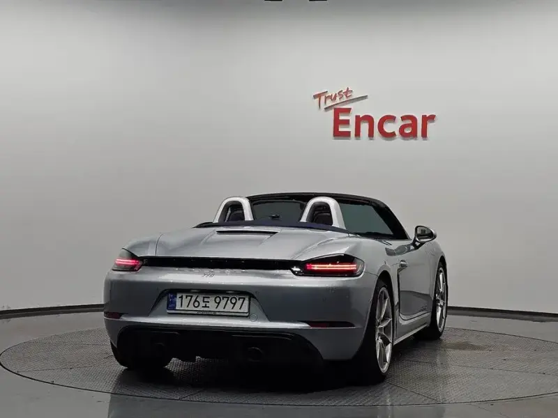2022 Porsche Boxster с пробегом 28 495 км
