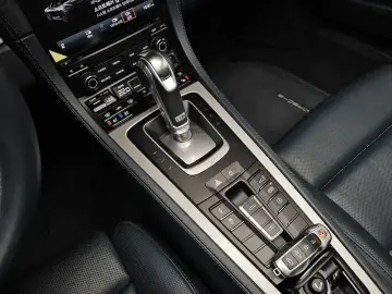 2022 Porsche Boxster с пробегом 28 495 км