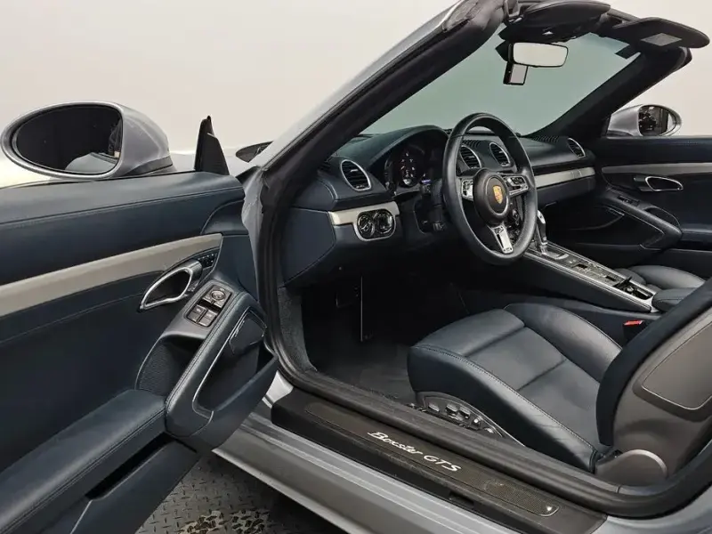 2022 Porsche Boxster с пробегом 28 495 км