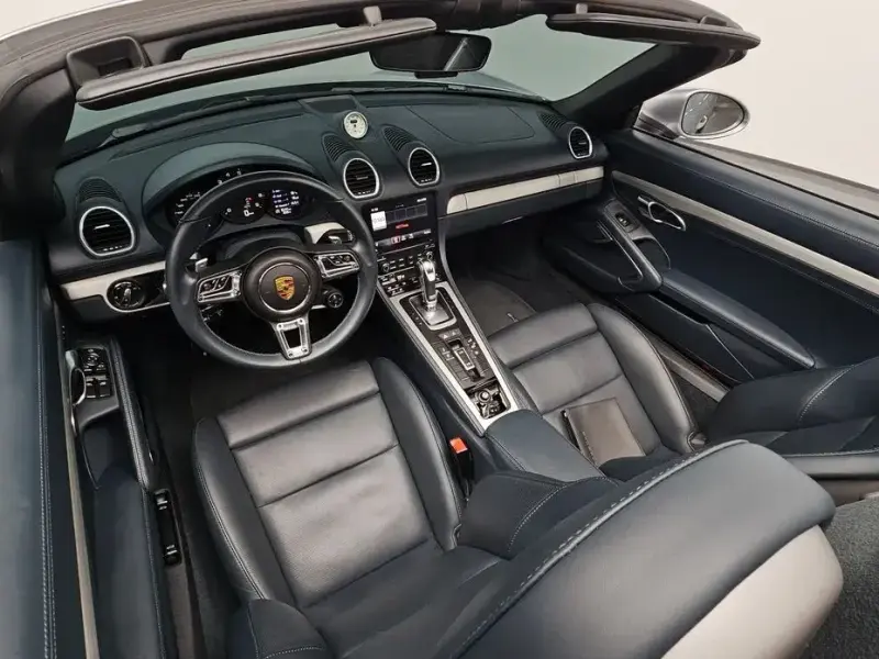 2022 Porsche Boxster с пробегом 28 495 км