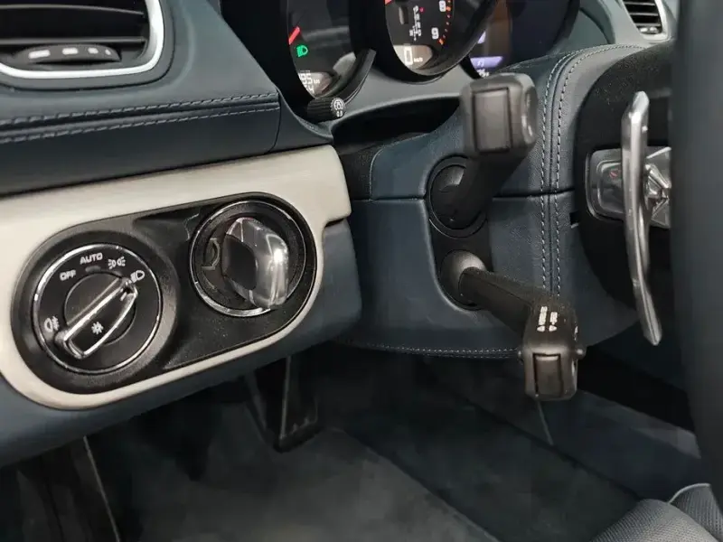 2022 Porsche Boxster с пробегом 28 495 км