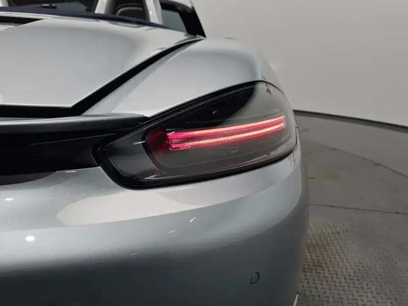 2022 Porsche Boxster с пробегом 28 495 км