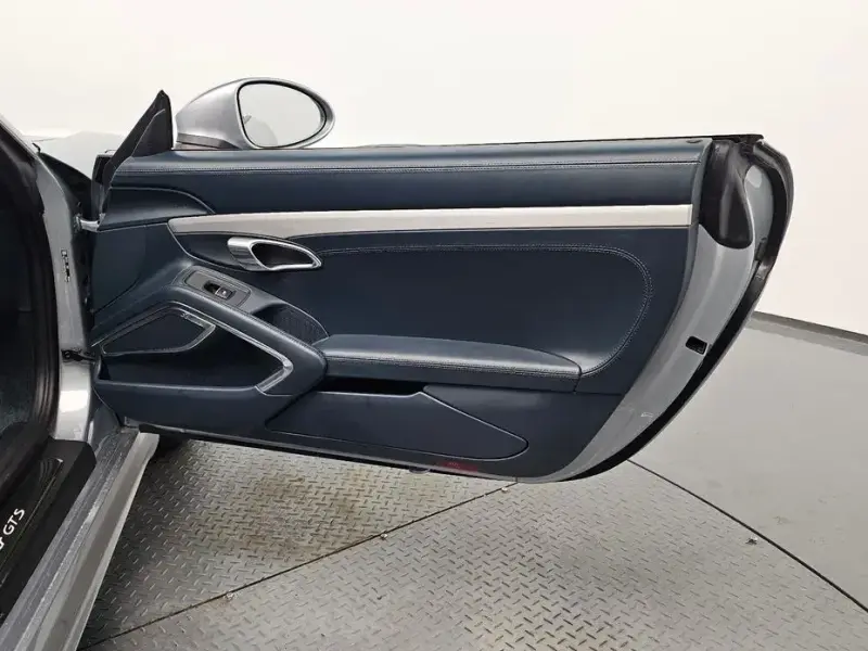 2022 Porsche Boxster с пробегом 28 495 км