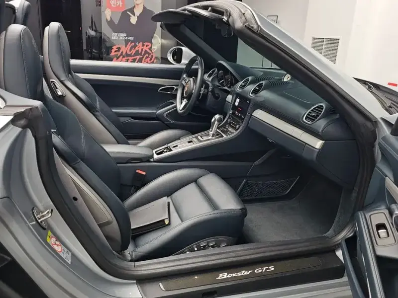 2022 Porsche Boxster с пробегом 28 495 км