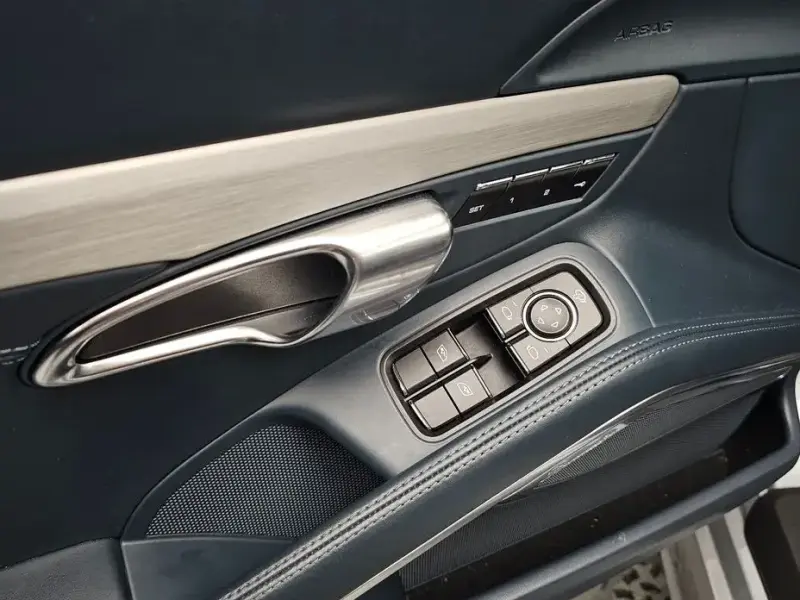2022 Porsche Boxster с пробегом 28 495 км