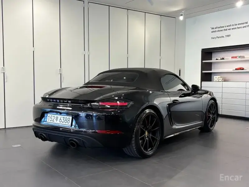 2023 Porsche Boxster с пробегом 23 183 км