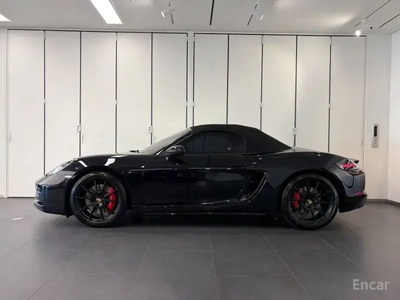 2023 Porsche Boxster с пробегом 23 183 км