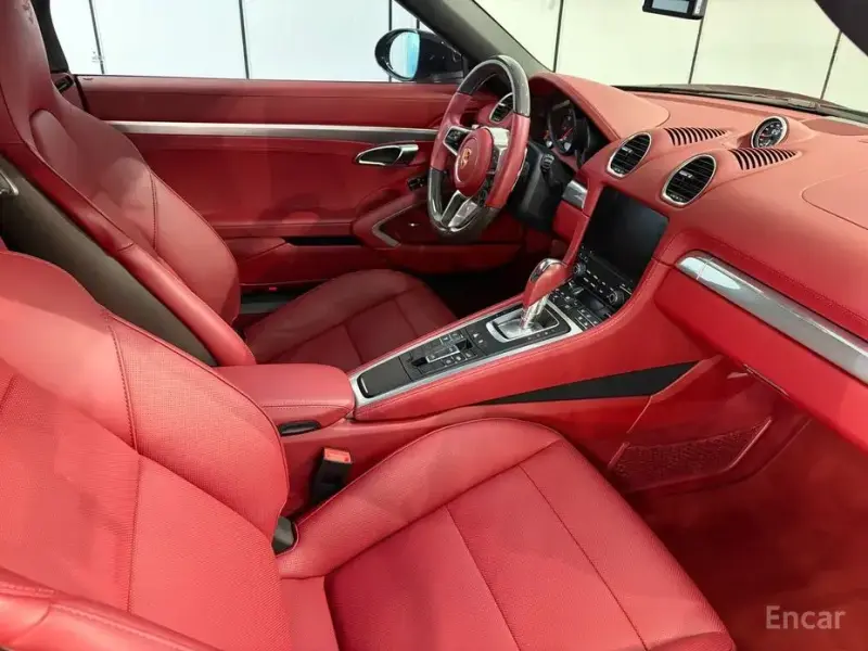 2023 Porsche Boxster с пробегом 23 183 км
