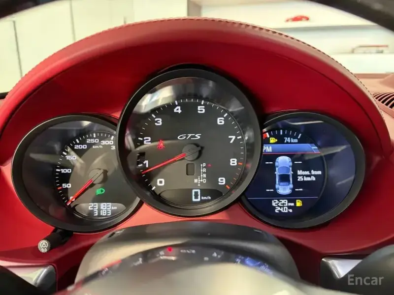 2023 Porsche Boxster с пробегом 23 183 км