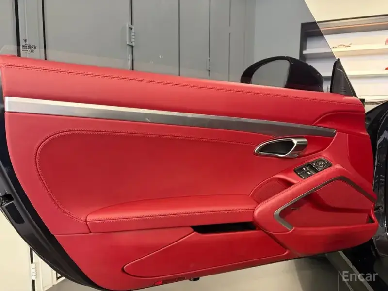2023 Porsche Boxster с пробегом 23 183 км