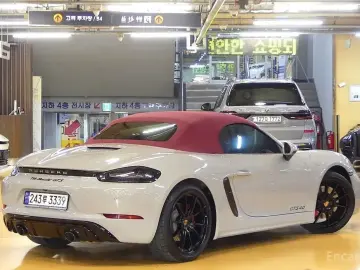 2023 Porsche Boxster с пробегом 9 000 км
