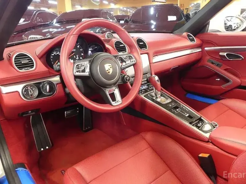 2023 Porsche Boxster с пробегом 9 000 км