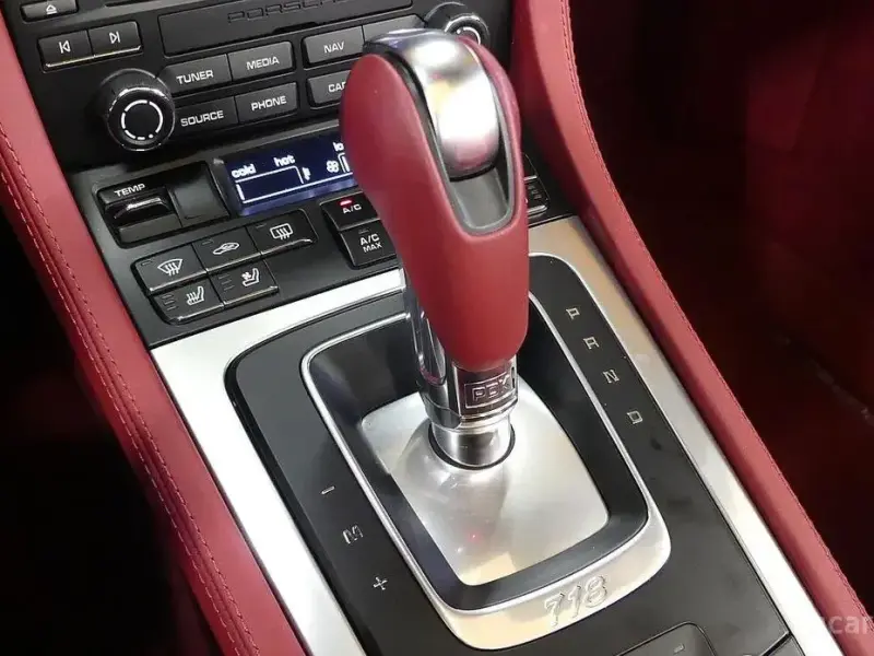 2023 Porsche Boxster с пробегом 9 000 км
