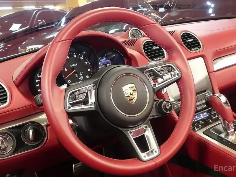 2023 Porsche Boxster с пробегом 9 000 км