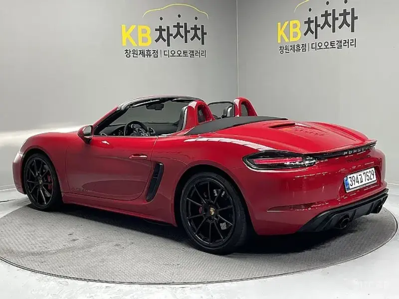 2023 Porsche Boxster с пробегом 12 165 км