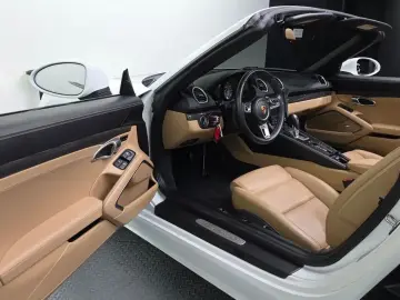 2018 Porsche Boxster с пробегом 37 032 км