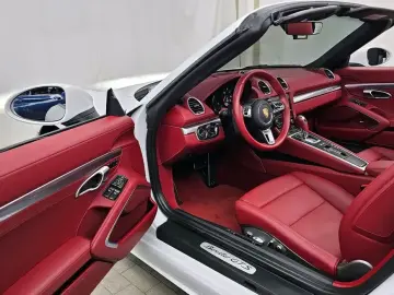 2024 Porsche Boxster с пробегом 9 262 км
