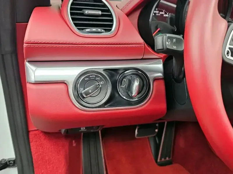 2024 Porsche Boxster с пробегом 9 262 км
