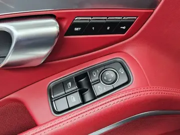 2024 Porsche Boxster с пробегом 9 262 км