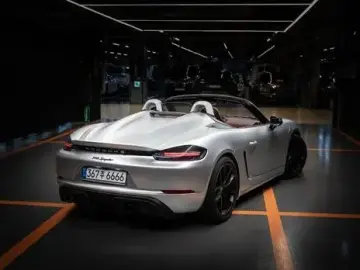 2020 Porsche Boxster с пробегом 25 000 км