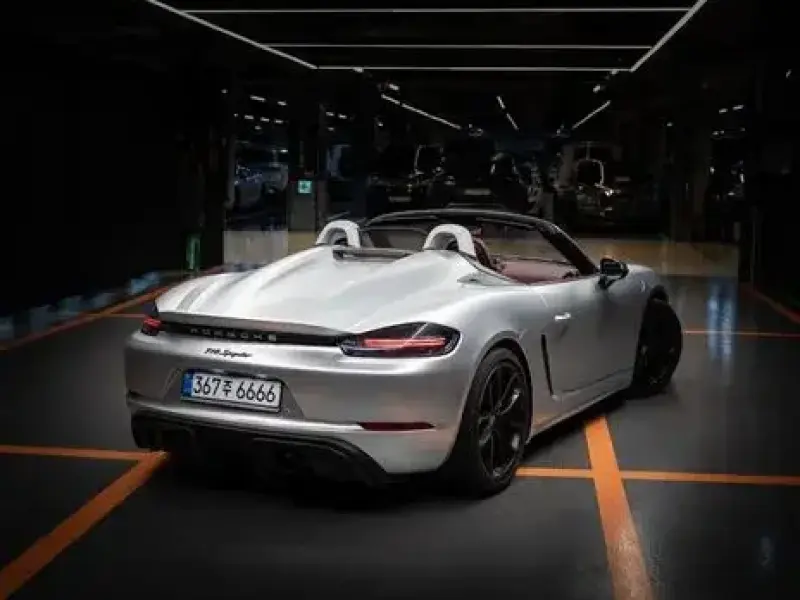 2020 Porsche Boxster с пробегом 25 000 км