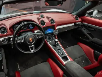 2020 Porsche Boxster с пробегом 25 000 км