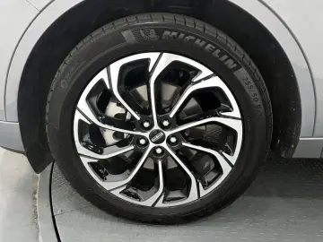 2025 Lincoln Nautilus с пробегом 21 047 км