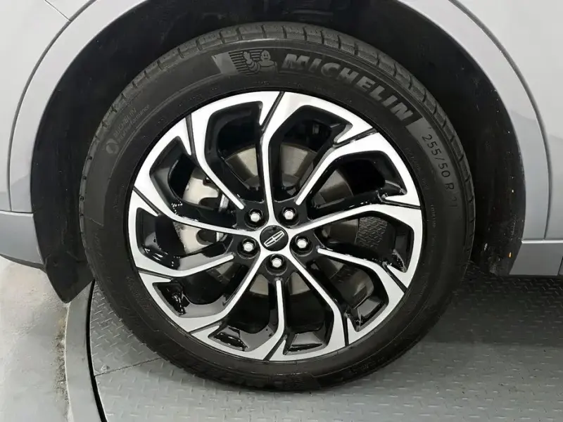 2025 Lincoln Nautilus с пробегом 21 047 км