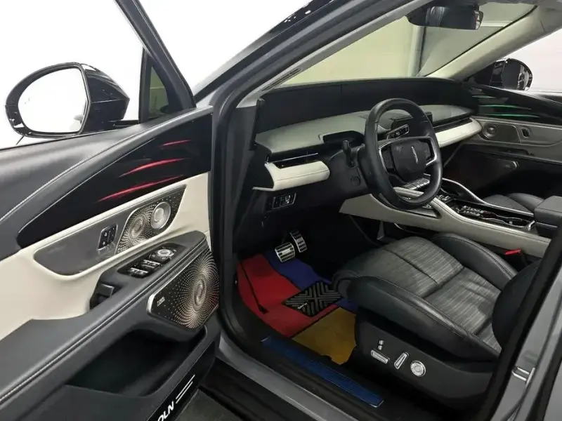 2025 Lincoln Nautilus с пробегом 21 047 км