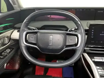 2025 Lincoln Nautilus с пробегом 21 047 км