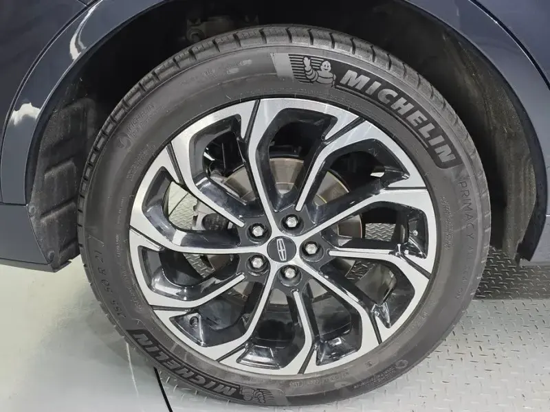 2024 Lincoln Nautilus с пробегом 13 901 км