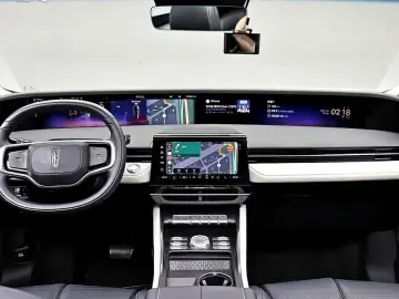 2024 Lincoln Nautilus с пробегом 57 483 км