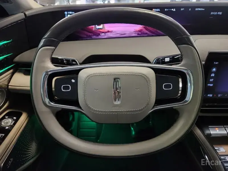 2023 Lincoln Nautilus с пробегом 22 750 км