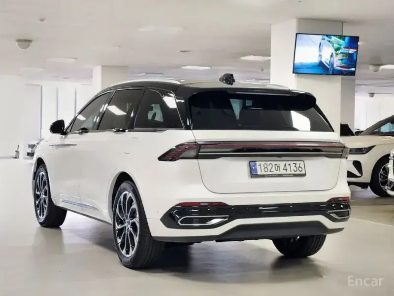 2023 Lincoln Nautilus с пробегом 21 132 км