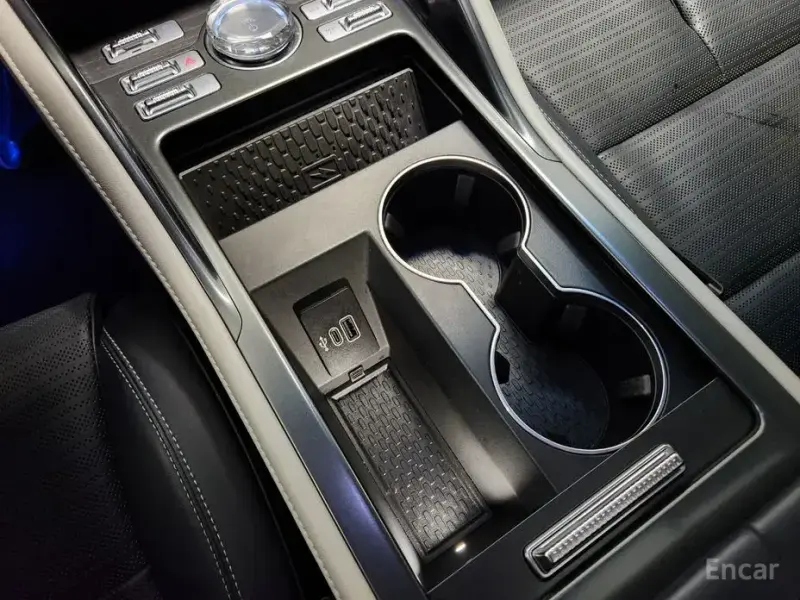2023 Lincoln Nautilus с пробегом 26 569 км