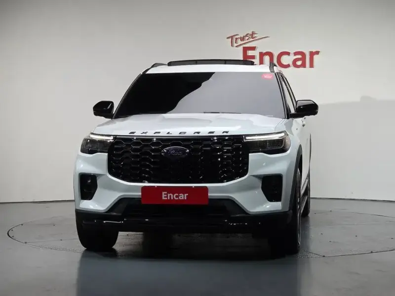 2025 Ford Explorer с пробегом 5 165 км