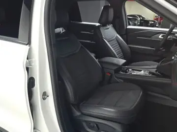 2025 Ford Explorer с пробегом 5 165 км