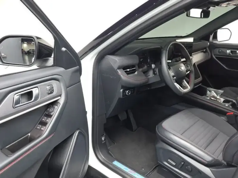 2025 Ford Explorer с пробегом 5 165 км