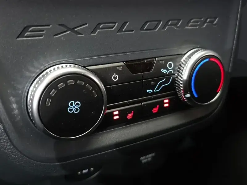 2025 Ford Explorer с пробегом 5 165 км