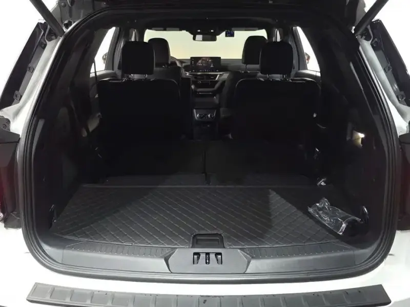 2025 Ford Explorer с пробегом 5 165 км