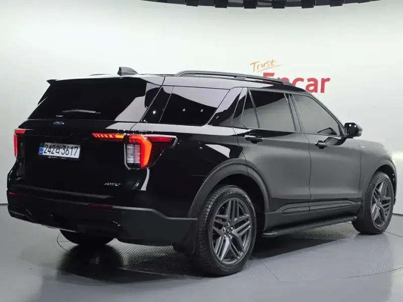 2025 Ford Explorer с пробегом 7 416 км