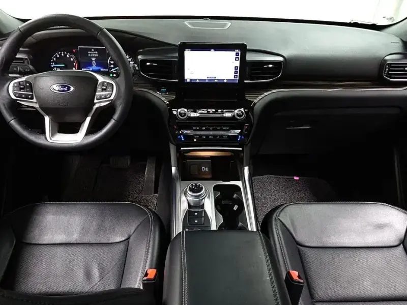 2023 Ford Explorer с пробегом 16 263 км