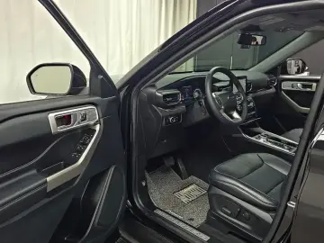 2023 Ford Explorer с пробегом 16 263 км