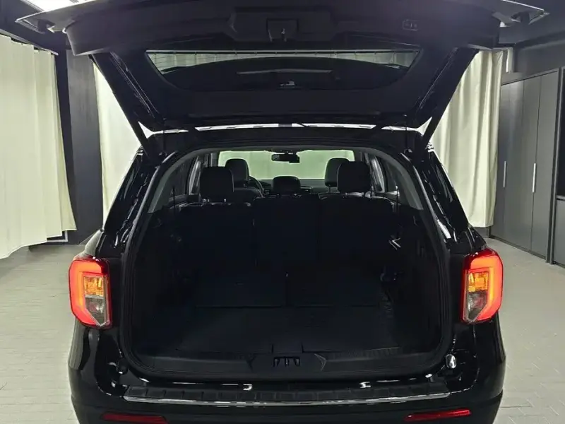 2023 Ford Explorer с пробегом 16 263 км