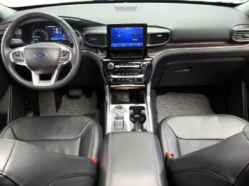 2023 Ford Explorer с пробегом 14 468 км