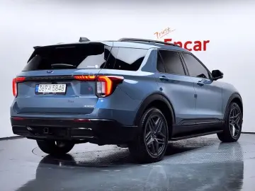 2025 Ford Explorer с пробегом 7 261 км